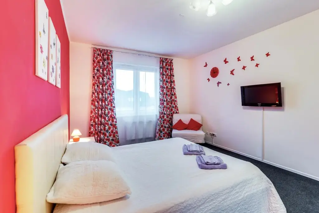 Санкт-Петербург: Квартира Red Wall