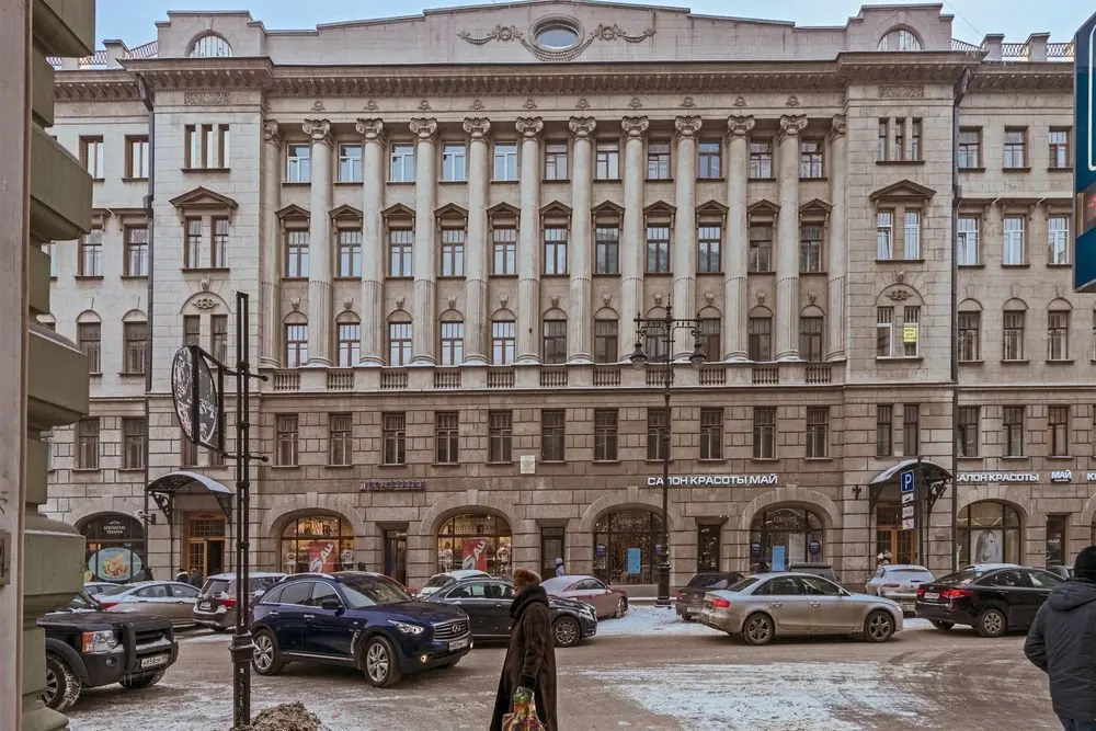 Санкт-Петербург: SPB2DAY on street Vosstaniya bld. 3/5