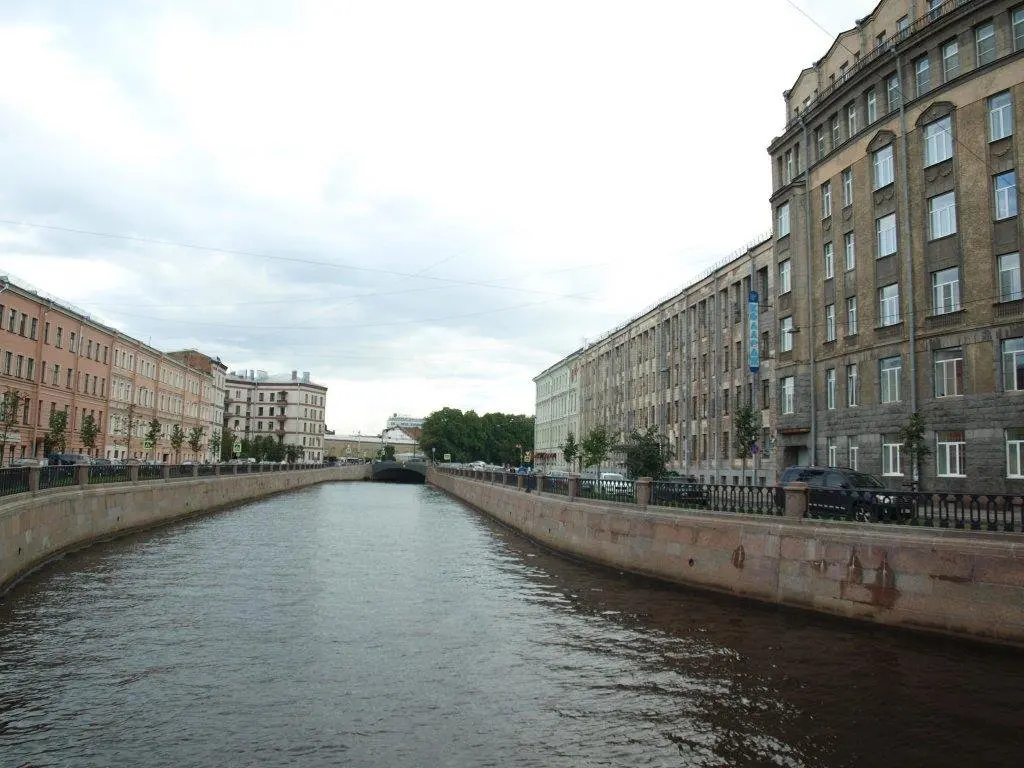 Санкт-Петербург: Spbmannia Griboedova Channel 110 Apartment