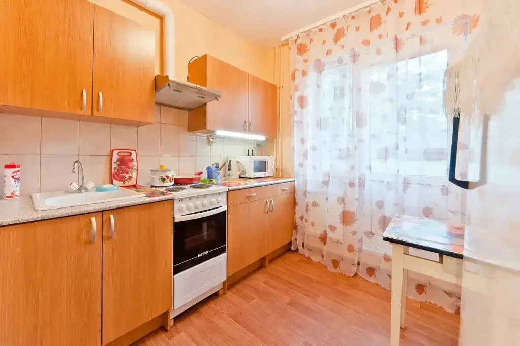 Санкт-Петербург: Spb-Nasutki Apartaments On Enthusiasts