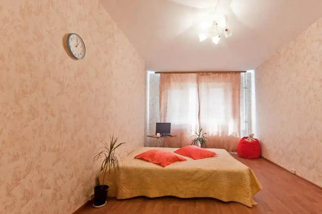 Санкт-Петербург: Spb-Nasutki Apartaments On Enthusiasts