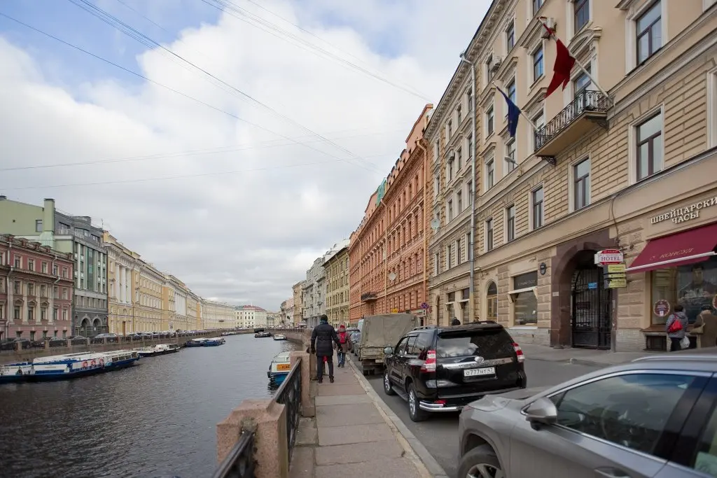 Санкт-Петербург: Studiya Na Moike 42 Apartments
