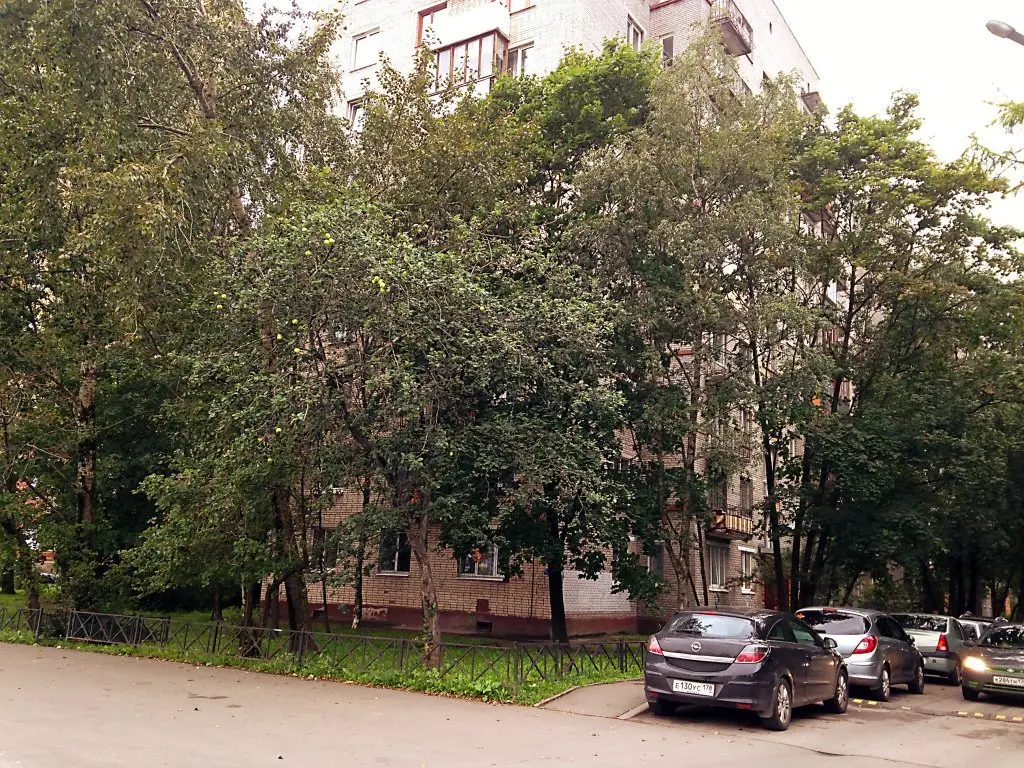 Kvartira S Dzhakuzi V Moskovskom Rayone Apartments — фото 1