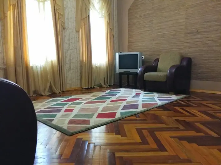 Санкт-Петербург: V Tsentre Na Sadovoj Apartments