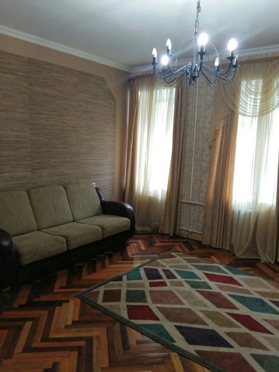 Санкт-Петербург: V Tsentre Na Sadovoj Apartments