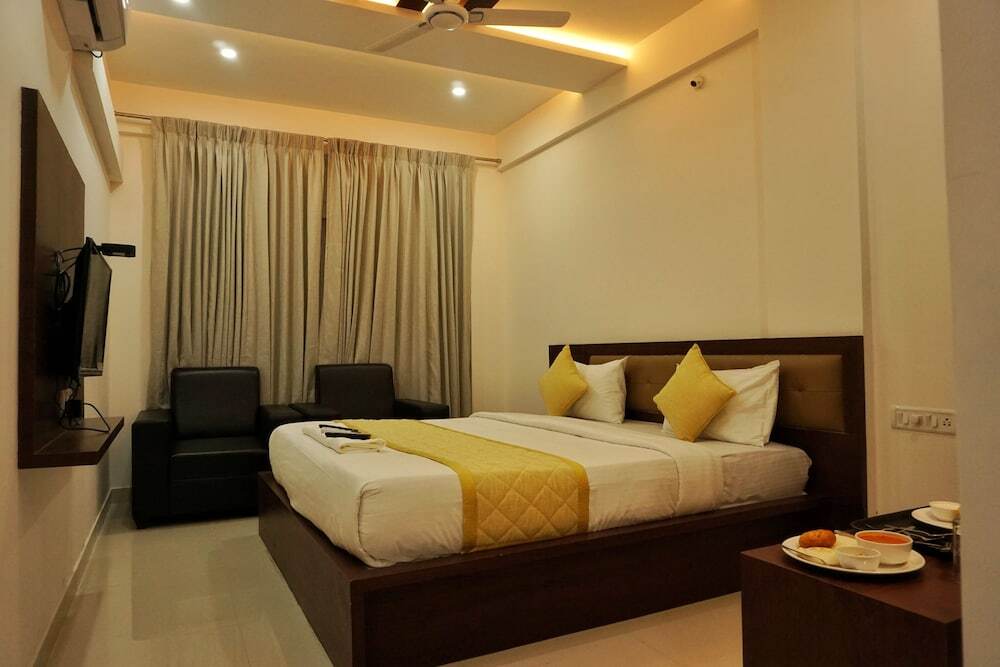 Chikkajala: Gateway Inn