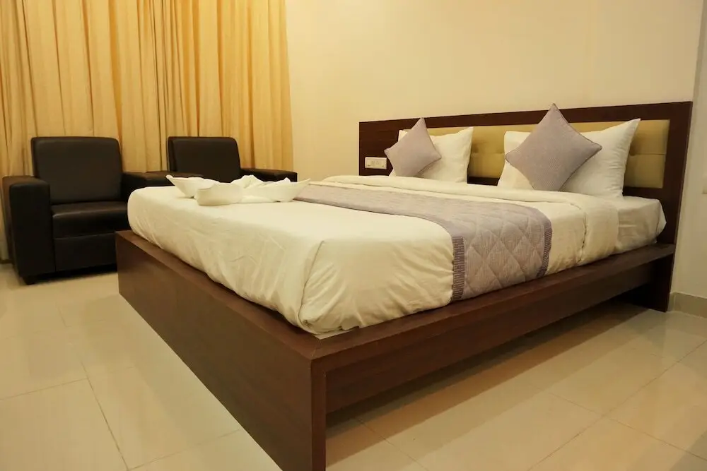 Chikkajala: Gateway Inn