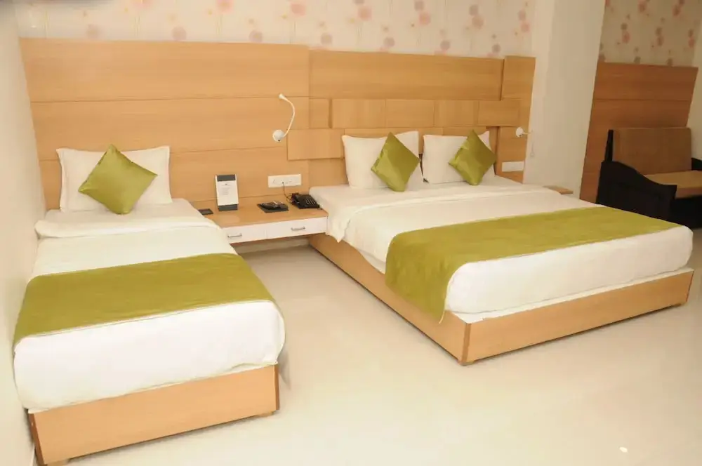 Дварка: Madhuvan Suites by Blues