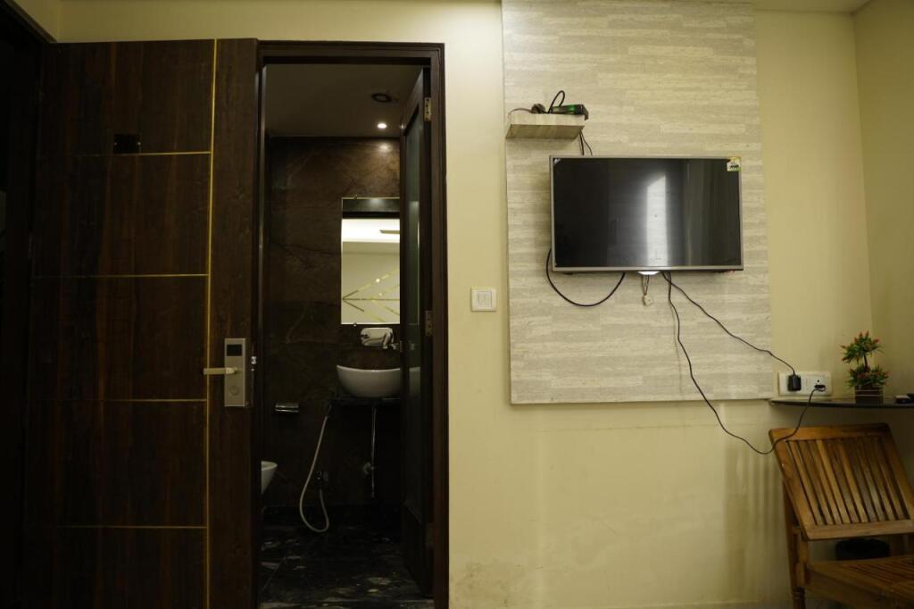Нью-Дели: Hotel Wall City 55