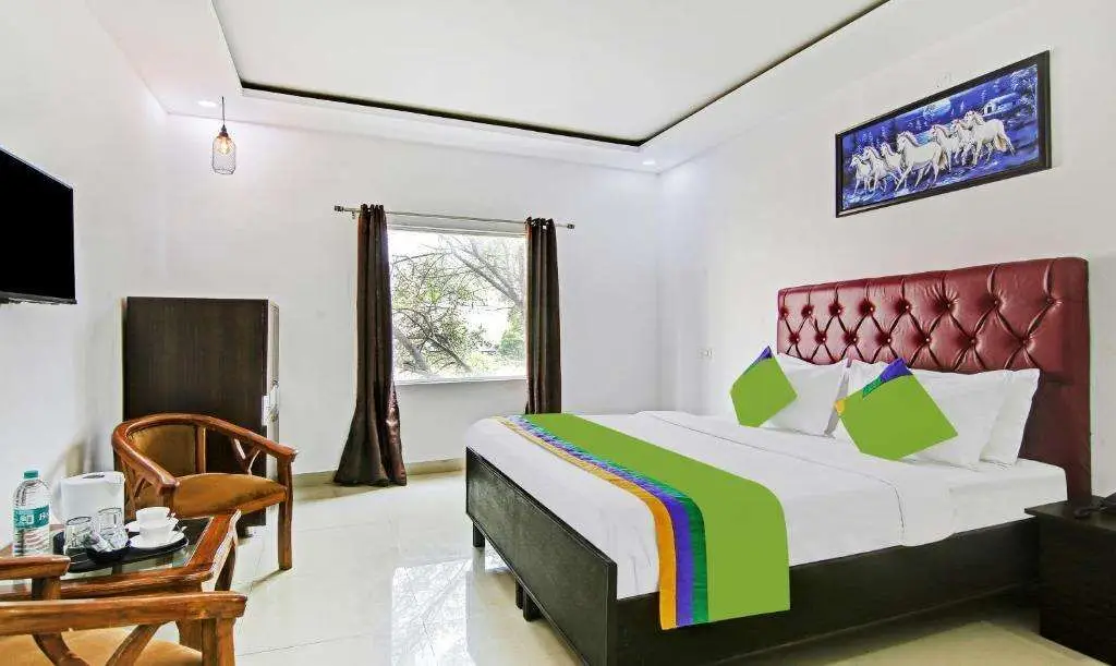 Чандигарх: Treebo Royal Empire Adarsh Nagar, Chandigarh