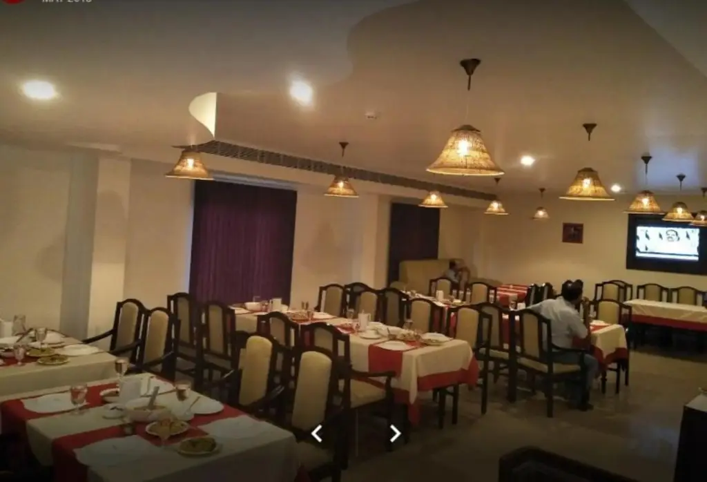 Cheppad: Hotel Bhagavath Gardens