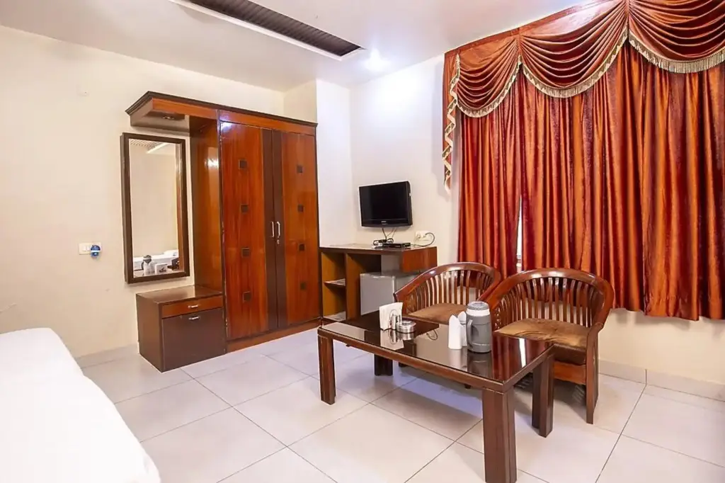 Лудхиана: Hotel Parhar