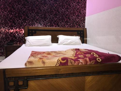 Нойда: OYO 87010 Sangam Guest House