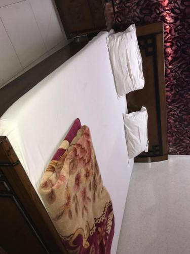 Нойда: OYO 87010 Sangam Guest House