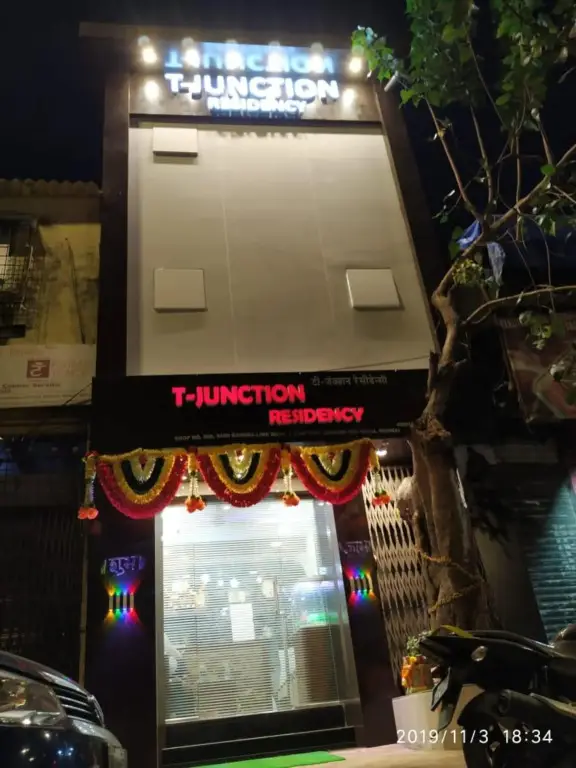 Мумбаи: T-Junction Residency