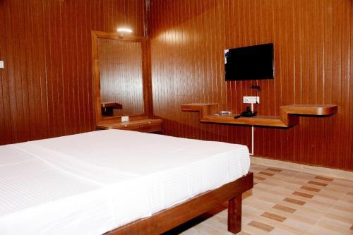 Нерал: Joy Hotel And Banquet Hall