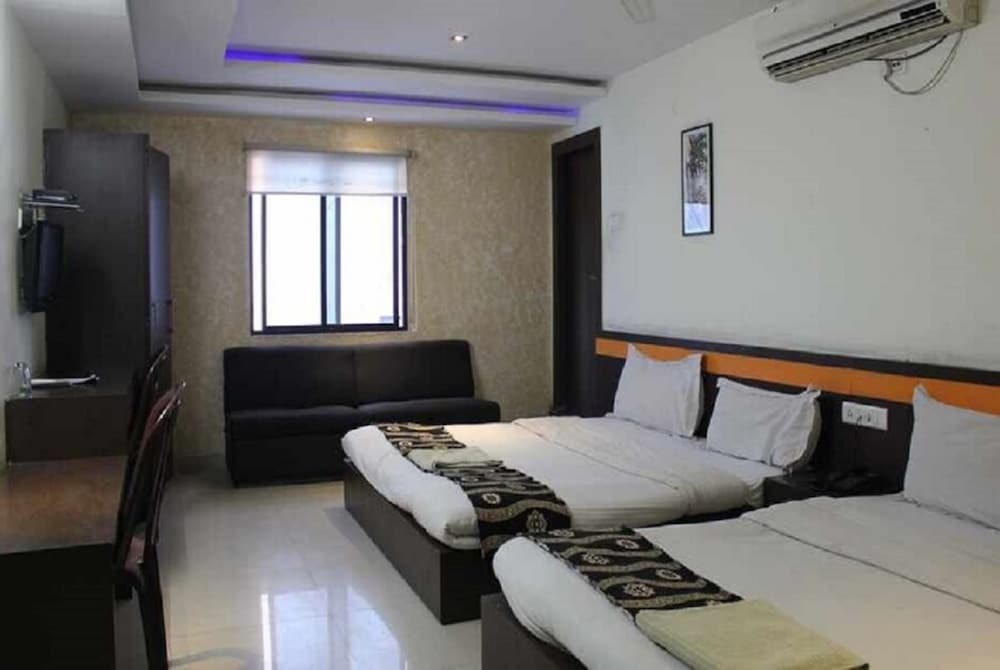 Мератх: Goroomgo Diamond Meerut