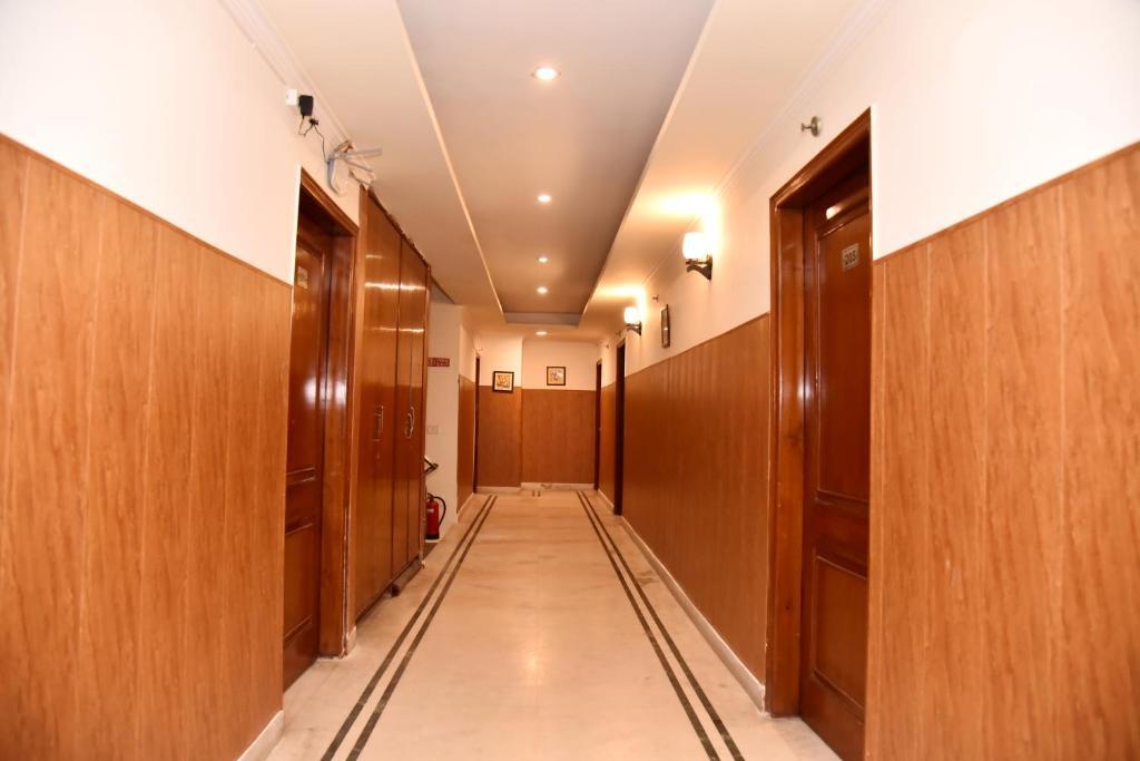 Гуруграм: Gracious Inn Hotel by OYO Rooms