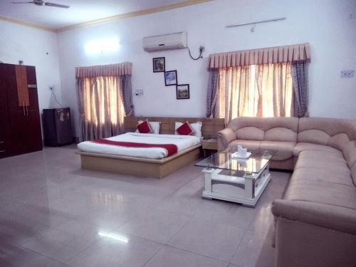Бхивади: UIT Rest House And Restaurant Hotel