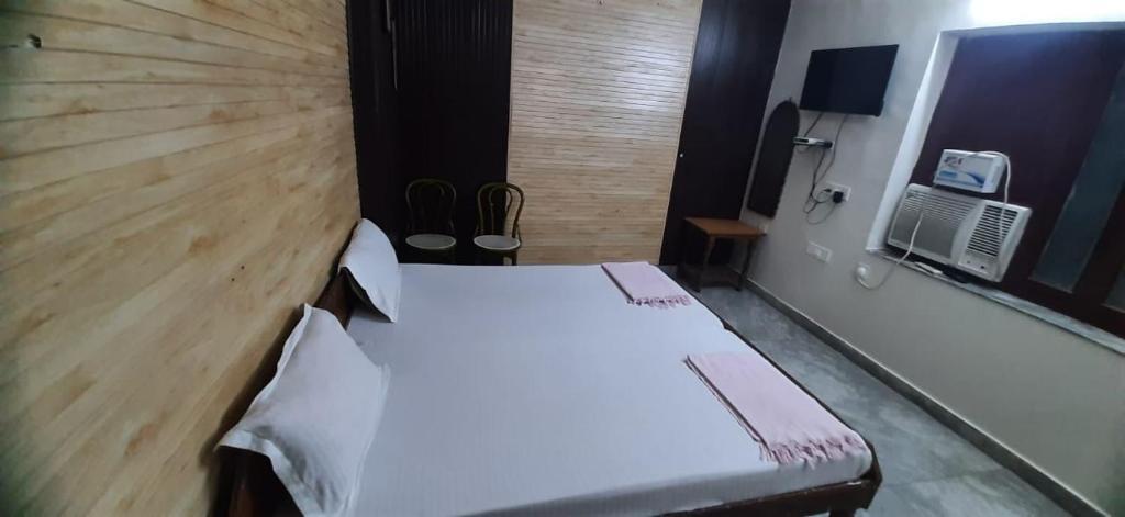 Дехрадун: Gokul guest house
