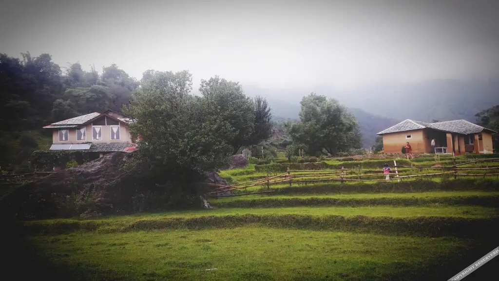 Кангра: The Earth House