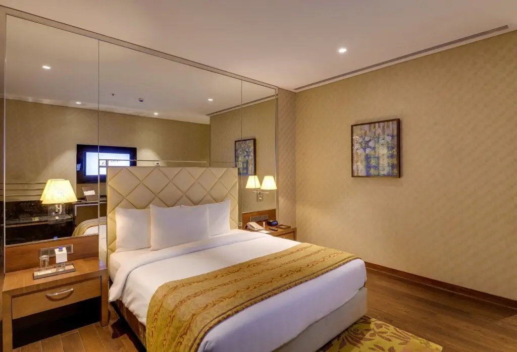 Мумбаи: Niranta Airport Transit Hotel & Lounge T2 Intl Departures