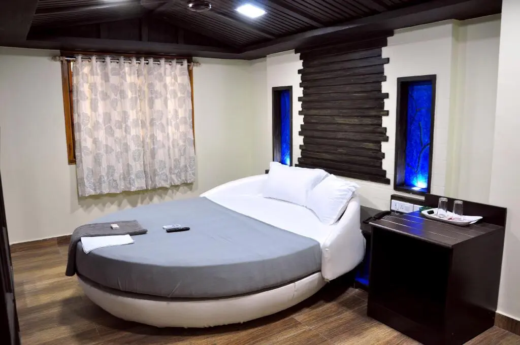 Нагоре: Hotel Anandhiram Heritage