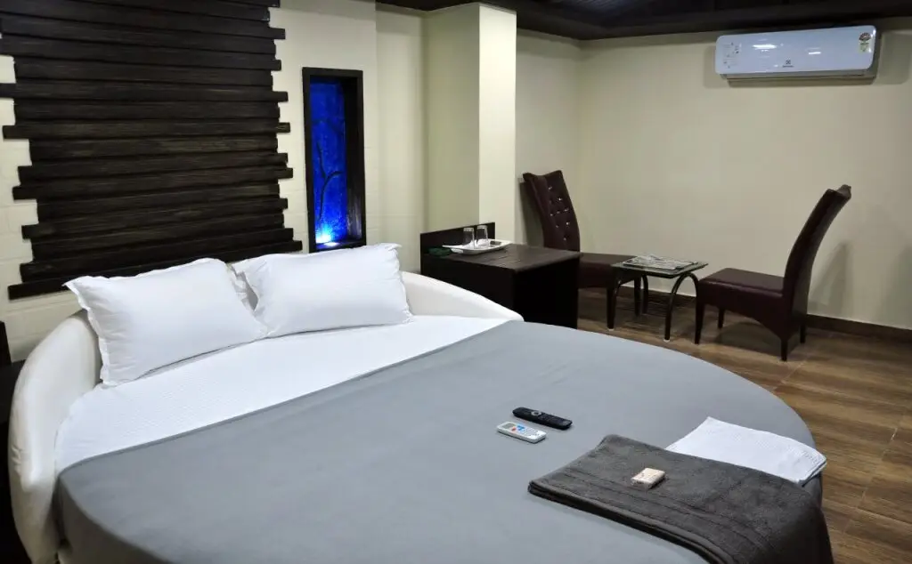 Нагоре: Hotel Anandhiram Heritage