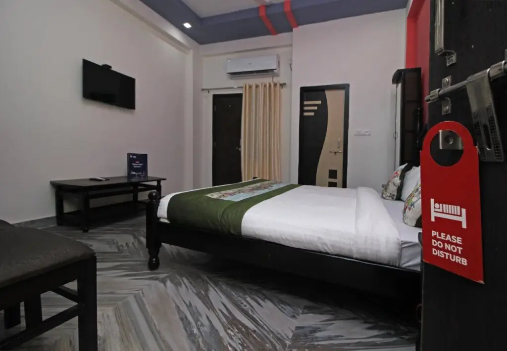 Удаипур: Hotel AGC By OYO Rooms
