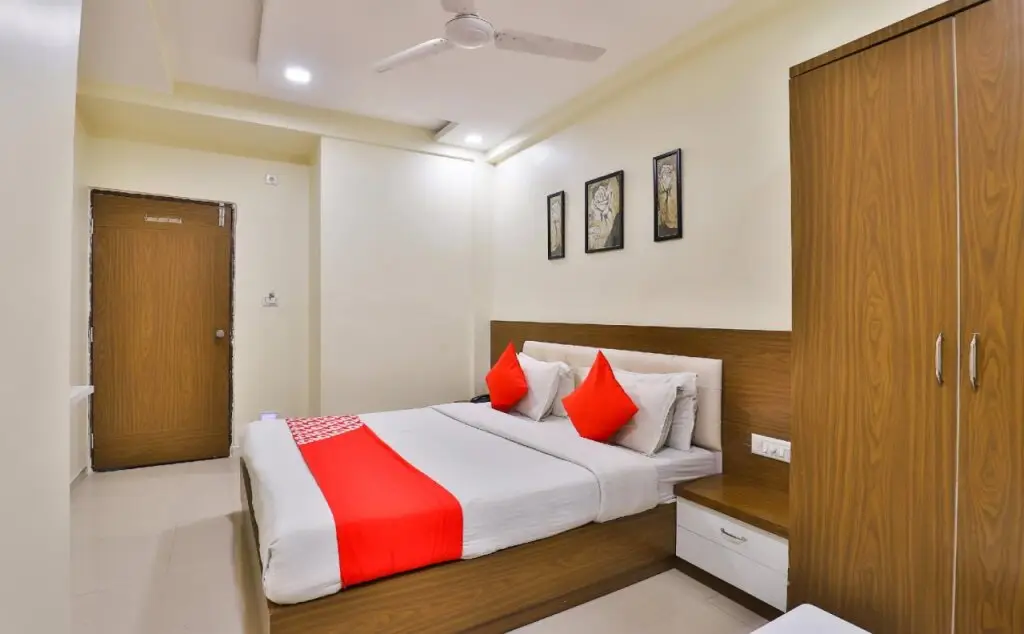 Ахмедабад: Hotel Kushboo By OYO Rooms