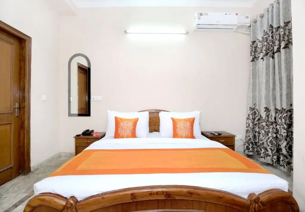 Мохали: Hotel Kings Residency by OYO Rooms