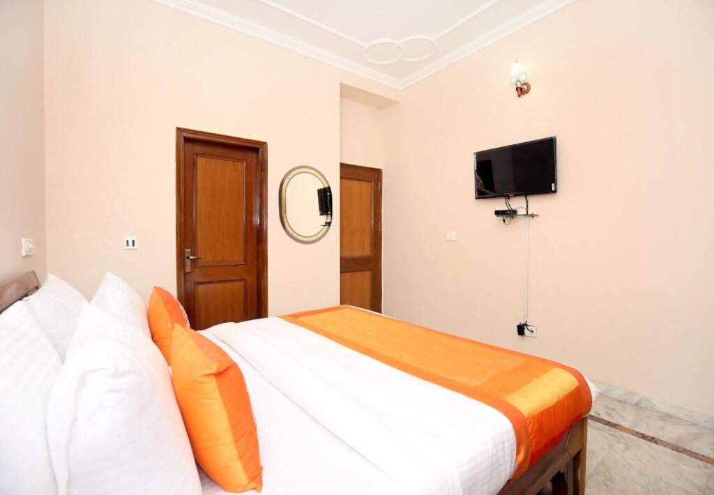 Мохали: Hotel Kings Residency by OYO Rooms