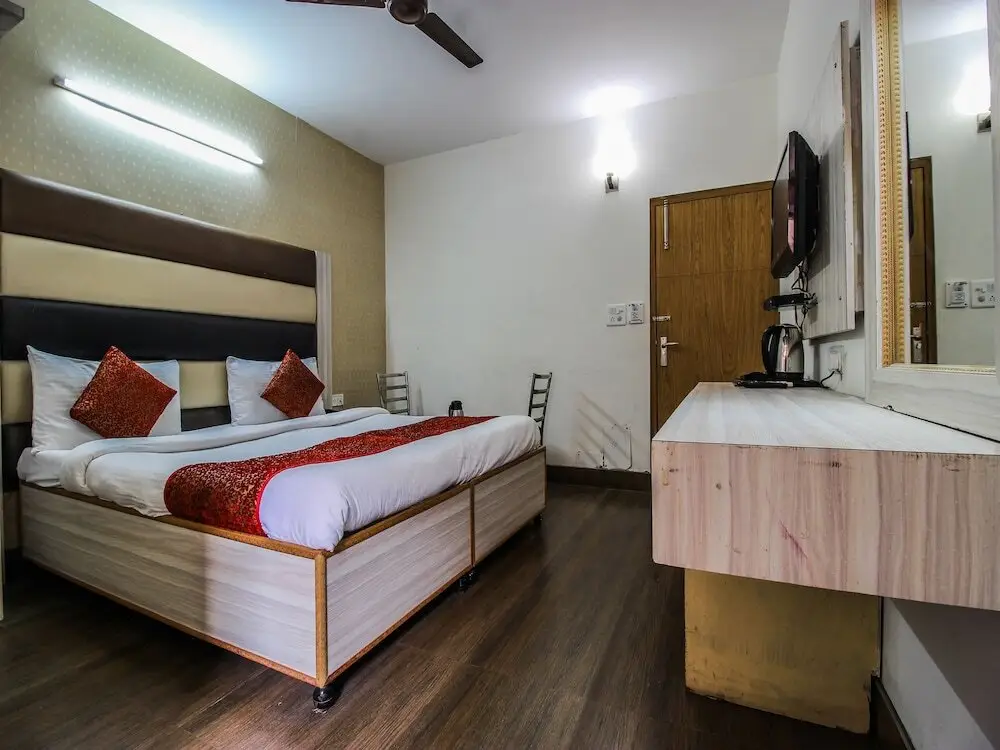 Нью-Дели: Star Palace Hotel By OYO Rooms