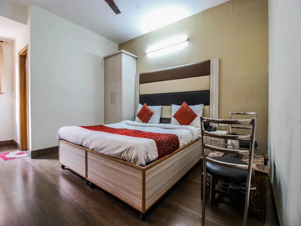 Нью-Дели: Star Palace Hotel By OYO Rooms