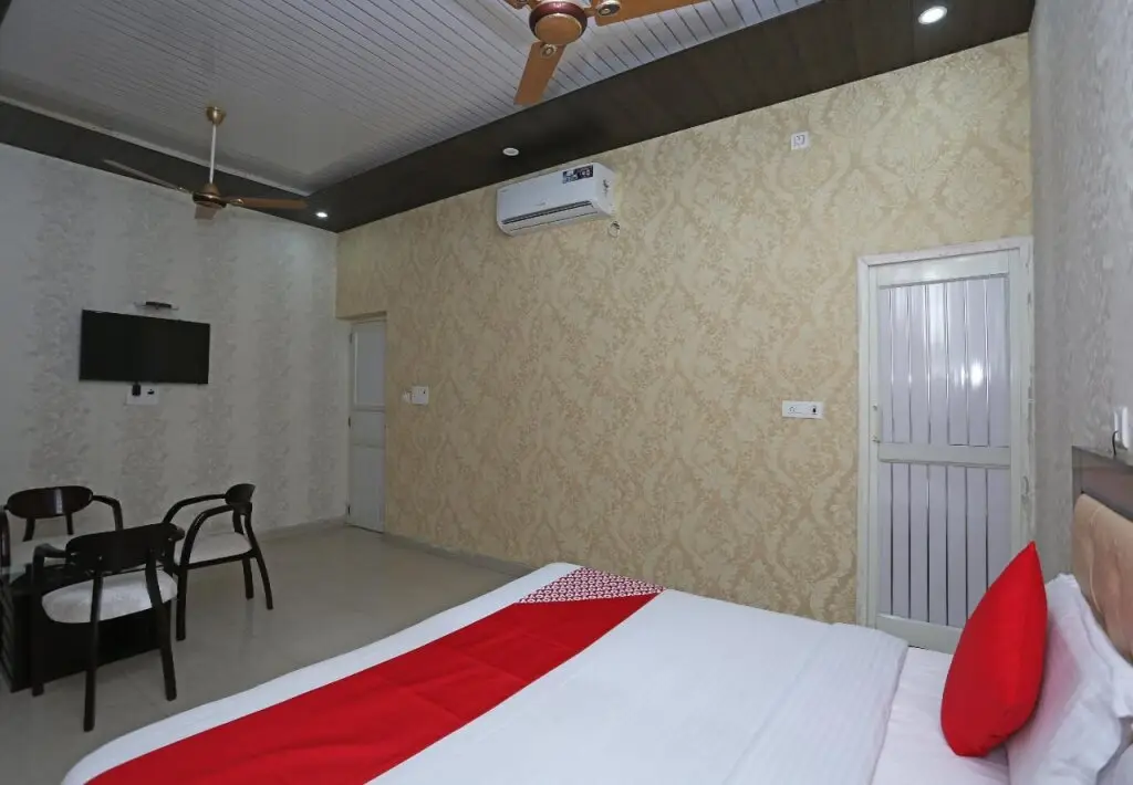 Алипур: Hotel Sudhir by OYO Rooms