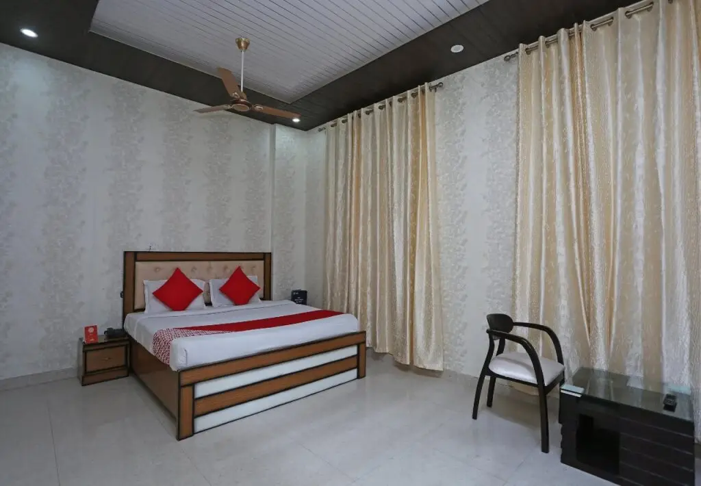 Алипур: Hotel Sudhir by OYO Rooms