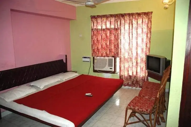 Нагоре: Hotel French Residency
