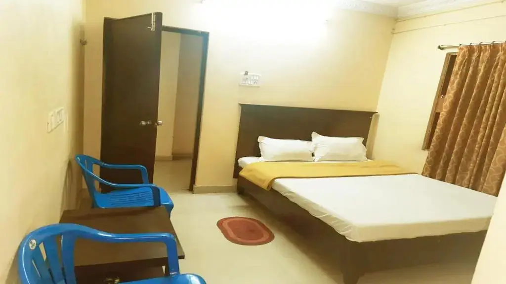 Варангал: Vishnu Residency