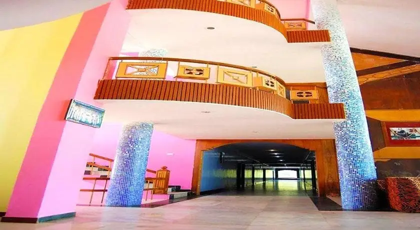 Нагоре: Mookambigai residency