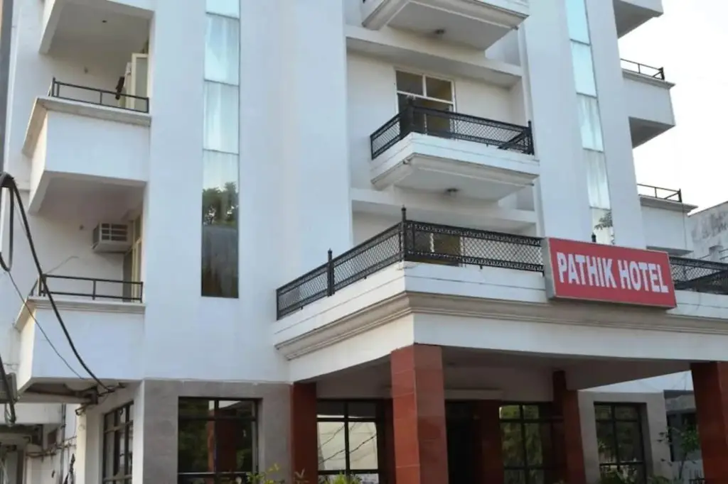Лакхнау: Pathik Hotel