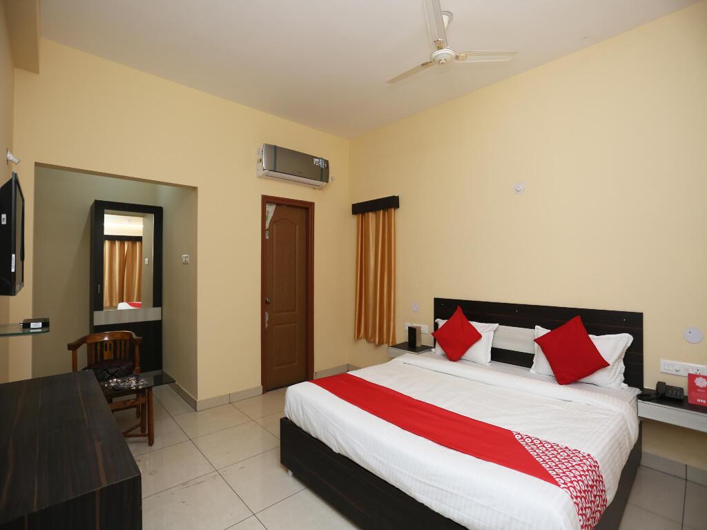 Бхубанешвар: OYO Flagship 27030 Hotel Blue Bell