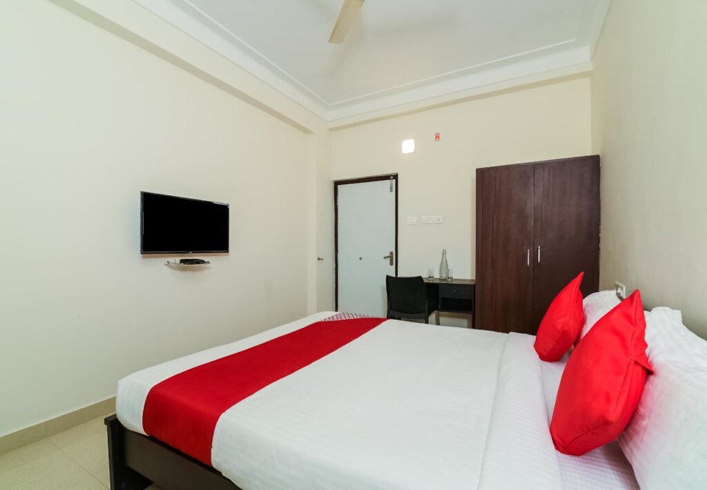 Висакхапатнам: Hotel Gayatri By OYO Rooms