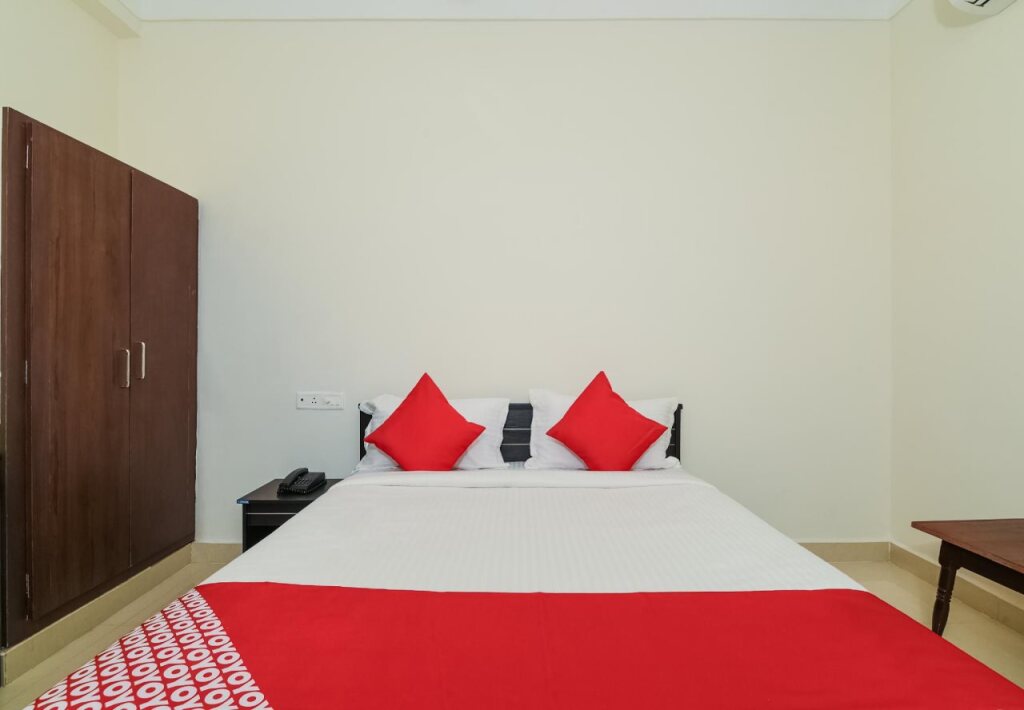Висакхапатнам: Hotel Gayatri By OYO Rooms
