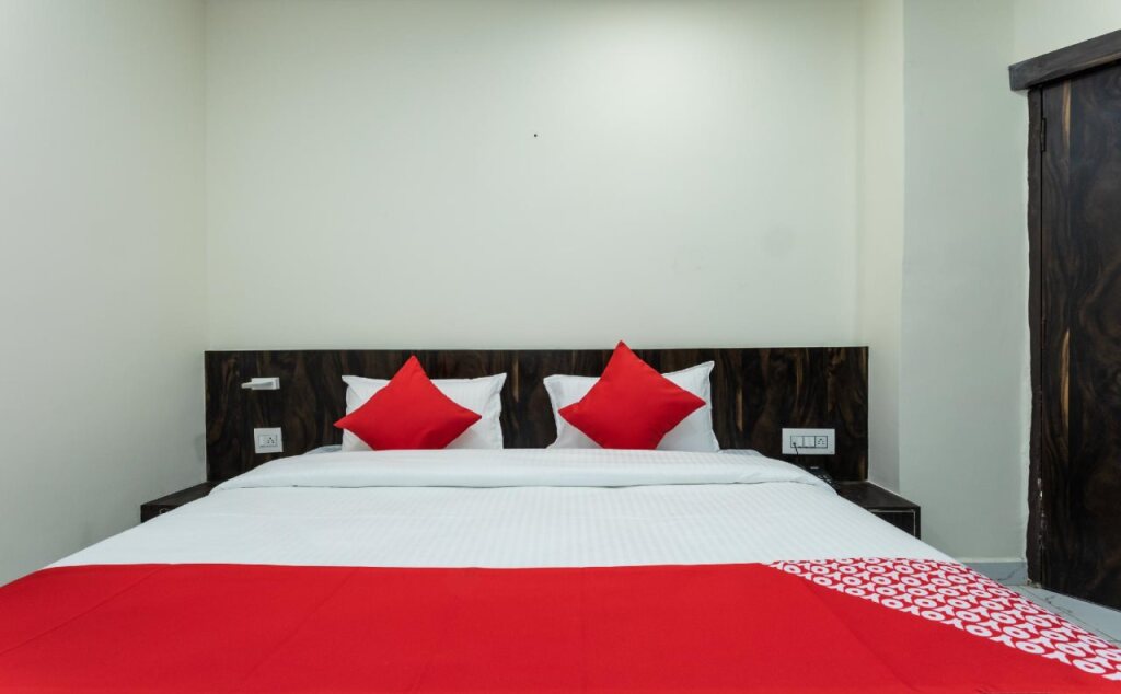 Бхопал: Hotel HTC By OYO Rooms