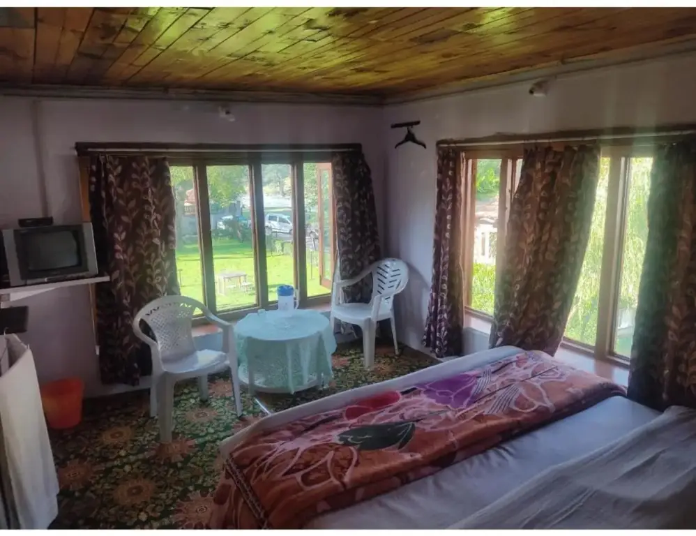 Hotel Zebrina, Pahalgam — фото 1