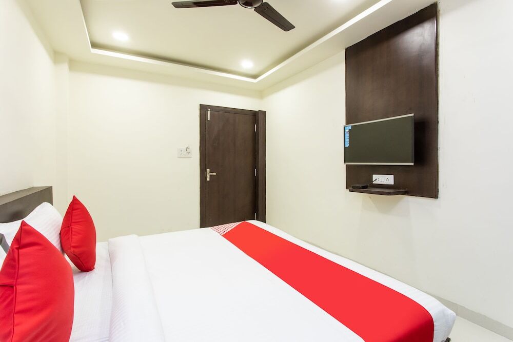 Бхопал: Hotel Aditya Regency by OYO