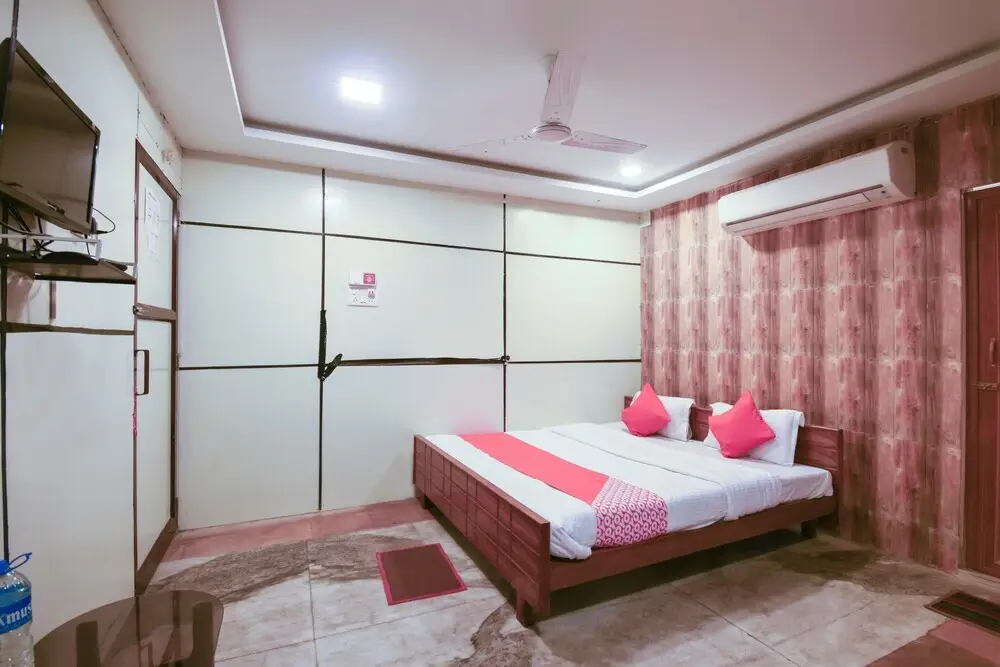 Колката: OYO 41435 Golden Residency