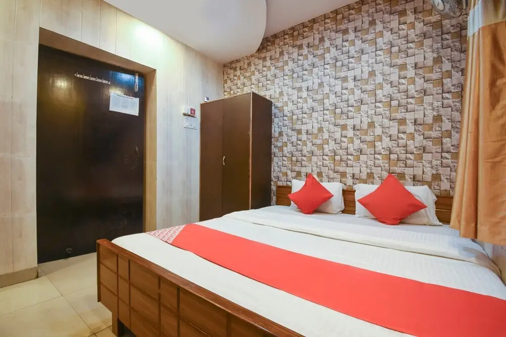 Колката: OYO 41435 Golden Residency