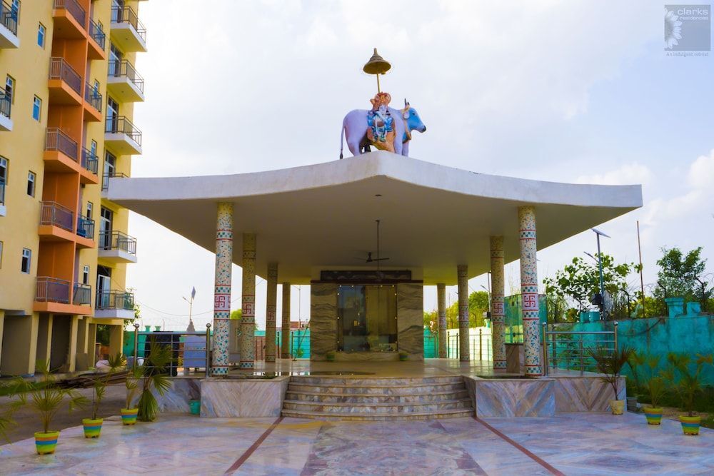 Hotel Goldstone Elite Vrindavan — фото 1