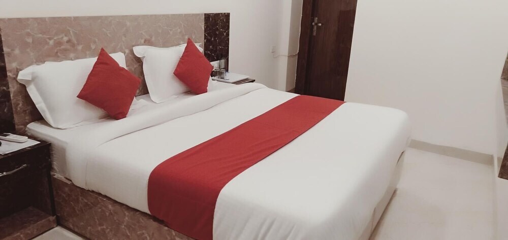 Нью-Дели: Airport Hotel Golden Blue